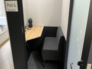 自然科学系図書館オンラインポッド6内部画像
